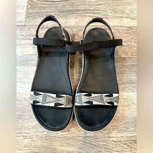 Teva - Terra Float Nova Sandals size 7.5